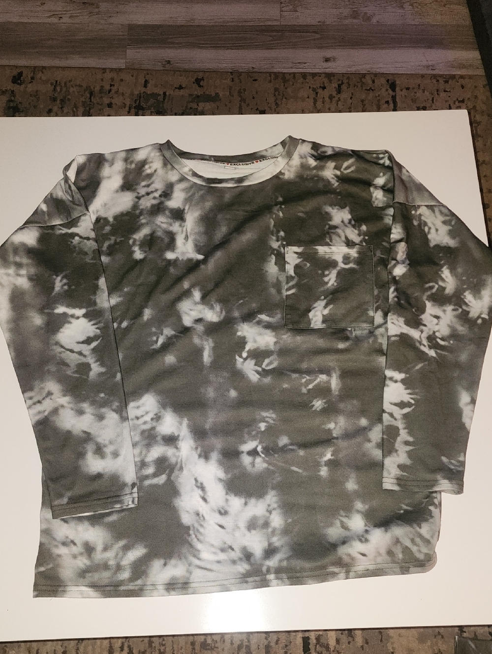 Womens Long Sleeve Tie-Dye Pocket Tee - Olive Gray